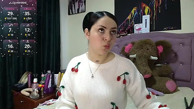 Emmie Hot online show from November 2025 12:05:02 PM