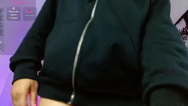 Snapshot of Sophia_waalker__1 chatting on January 2025 11:01:01 AM Sophia waalker 1 online show from January 2025 11:01:01 AM