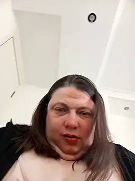 Snapshot of HotHornyEmmaX chatting on April 2026 05:35:01 PM HotHornyEmmaX online show from April 2026 05:35:01 PM