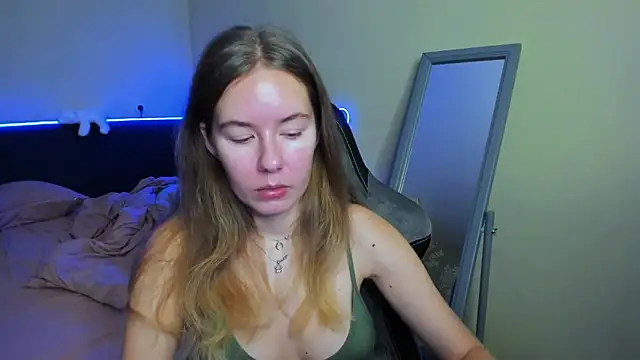 EmilyPaw online show from November 2025 08:08:02 AM