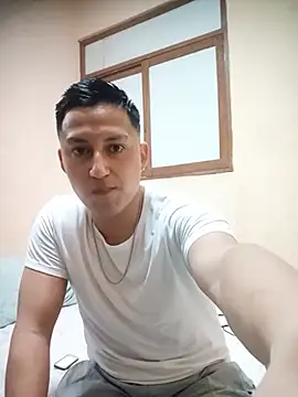 Snapshot of LuisMex1998 chatting on July 2026 05:14:01 AM LuisMex1998 online show from July 2026 05:14:01 AM