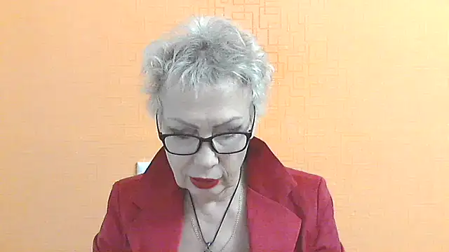 NessyJenixs online show from October 2025 01:18:02 PM