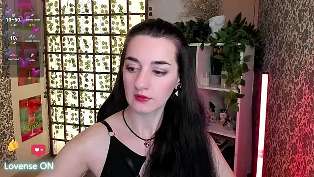 Snapshot of JessicaAlfo chatting on October 2025 02:22:02 AM JessicaAlfo online show from October 2025 02:22:02 AM