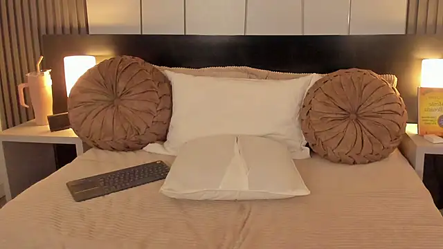 fiorella paris online show from September 2025 03:50:01 AM