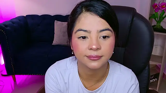 Snapshot of Layla_Breezee chatting on May 2026 10:31:02 AM Layla Breezee online show from May 2026 10:31:02 AM