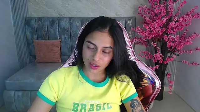 Snapshot of lilith_petit_sub chatting on January 2025 04:03:01 PM lilith petit sub online show from January 2025 04:03:01 PM