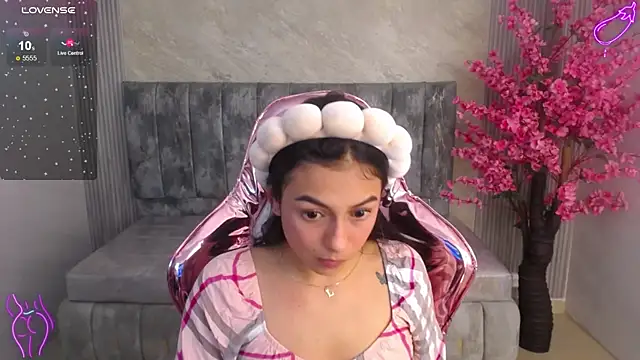 Snapshot of lilith_petit_sub chatting on September 2025 08:30:01 PM lilith petit sub online show from September 2025 08:30:01 PM