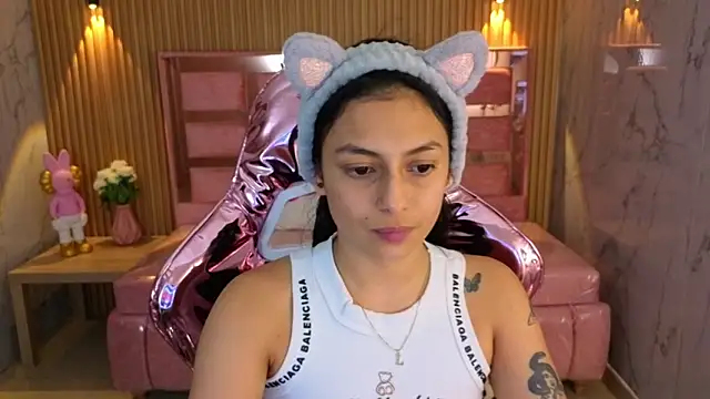Snapshot of lilith_petit_sub chatting on October 2025 03:47:01 AM lilith petit sub online show from October 2025 03:47:01 AM