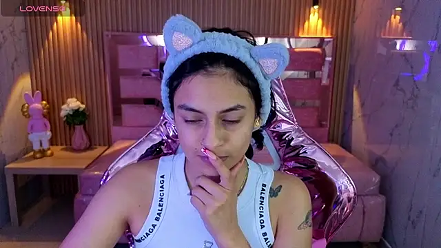 Snapshot of lilith_petit_sub chatting on October 2025 03:07:01 AM lilith petit sub online show from October 2025 03:07:01 AM