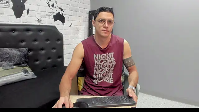 Frank Millers online show from November 2025 08:42:01 PM