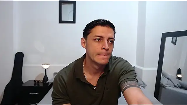 Snapshot of Frank_Millers chatting on May 2026 11:56:01 PM Frank Millers online show from May 2026 11:56:01 PM
