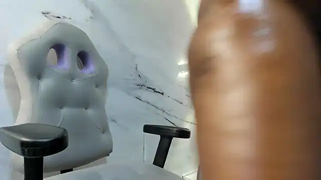 nefertiti ebony online show from February 2025 10:43:02 AM