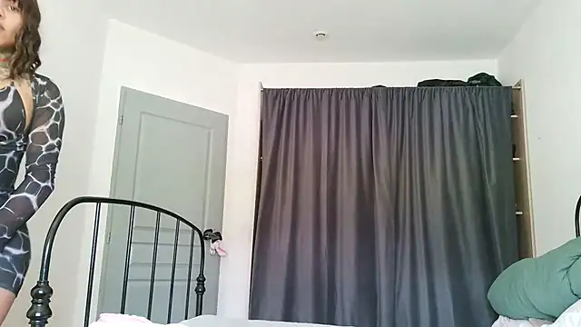 serena  vedette online show from February 2026 01:23:02 PM