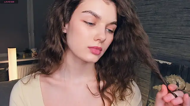 FloraDobb online show from March 2025 11:07:01 PM