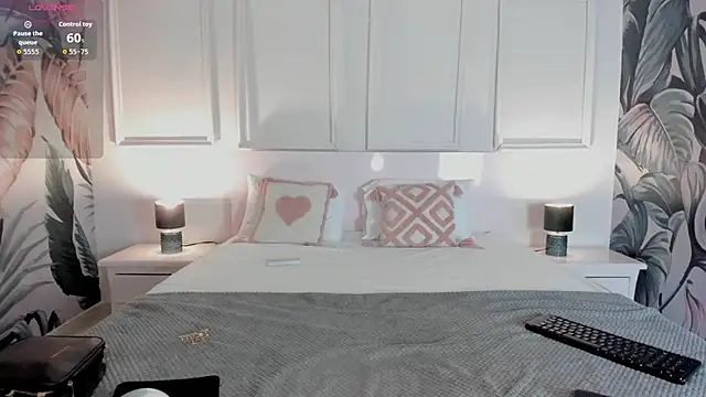 Snapshot of HannaaMiller chatting on December 2025 02:41:02 AM HannaaMiller online show from December 2025 02:41:02 AM