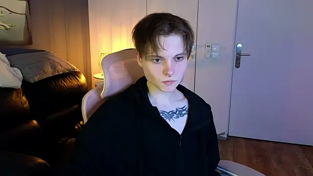 Snapshot of DemianEnglen chatting on June 2026 12:23:02 AM DemianEnglen online show from June 2026 12:23:02 AM