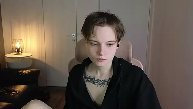 Snapshot of DemianEnglen chatting on June 2026 10:11:02 PM DemianEnglen online show from June 2026 10:11:02 PM