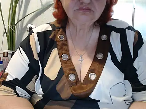 Snapshot of DeniseeRosea chatting on June 2026 06:01:02 PM DeniseeRosea online show from June 2026 06:01:02 PM