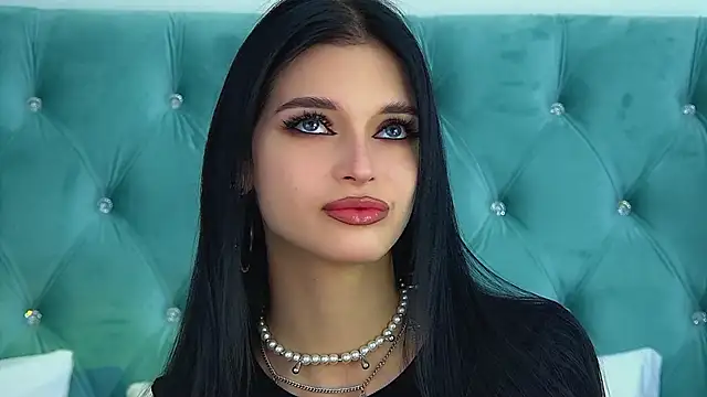 Snapshot of BeverlyMost chatting on February 2026 06:58:01 PM BeverlyMost online show from February 2026 06:58:01 PM