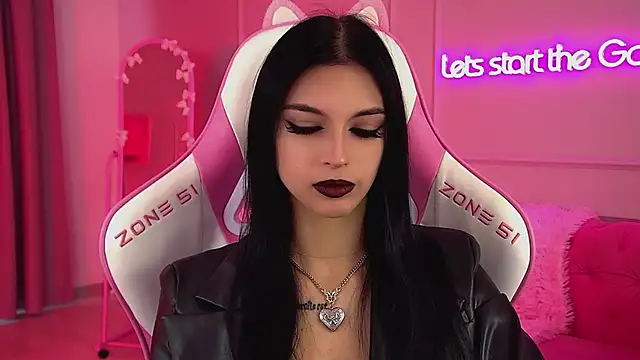 Snapshot of BeverlyMost chatting on February 2026 08:40:02 AM BeverlyMost online show from February 2026 08:40:02 AM