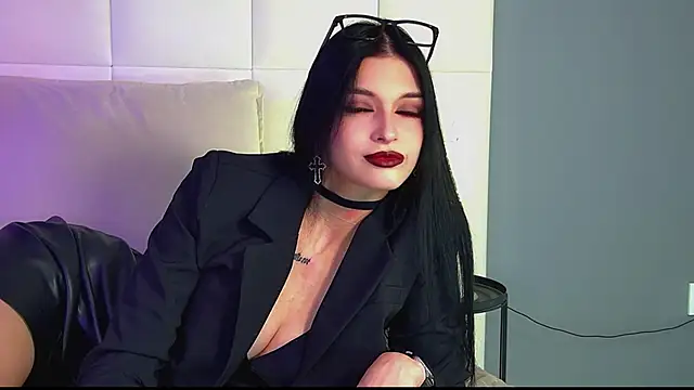 Snapshot of BeverlyMost chatting on February 2026 07:09:01 PM BeverlyMost online show from February 2026 07:09:01 PM