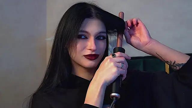 Snapshot of BeverlyMost chatting on February 2026 06:48:01 PM BeverlyMost online show from February 2026 06:48:01 PM