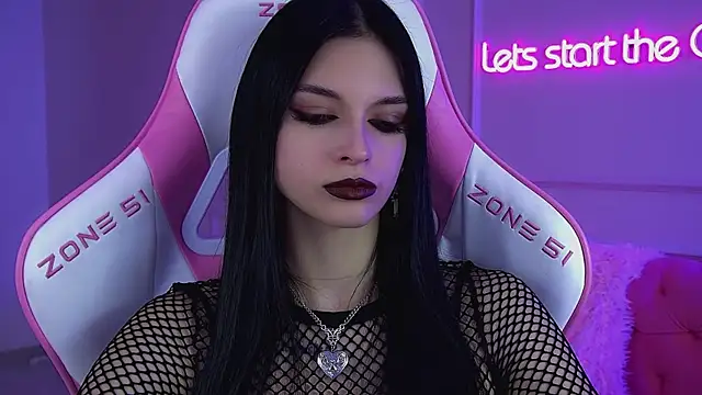 Snapshot of BeverlyMost chatting on February 2026 07:43:02 AM BeverlyMost online show from February 2026 07:43:02 AM