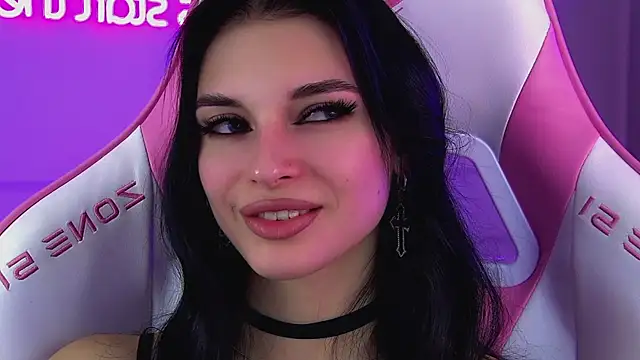 Snapshot of BeverlyMost chatting on February 2026 07:34:02 PM BeverlyMost online show from February 2026 07:34:02 PM