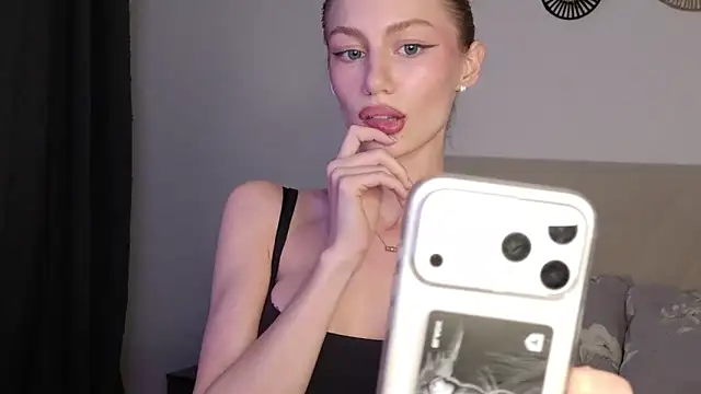 GabriellaOlsen online show from June 2026 04:12:02 PM