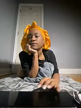 Snapshot of Meerawantsyou chatting on February 2025 03:34:02 AM Meerawantsyou online show from February 2025 03:34:02 AM