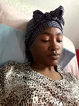 Snapshot of Meerawantsyou chatting on November 2025 06:20:02 PM Meerawantsyou online show from November 2025 06:20:02 PM