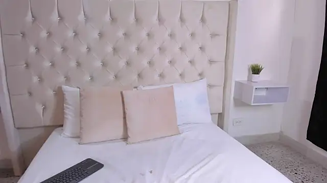 Snapshot of bella_bloomg chatting on March 2025 07:31:01 PM bella bloomg online show from March 2025 07:31:01 PM