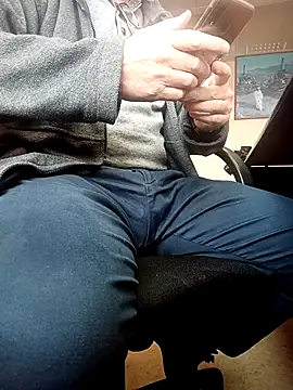 garibaldi1974 online show from November 2025 10:59:01 AM