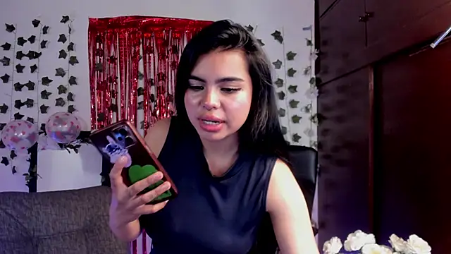 Snapshot of saray__jones chatting on February 2025 02:12:02 PM saray jones online show from February 2025 02:12:02 PM