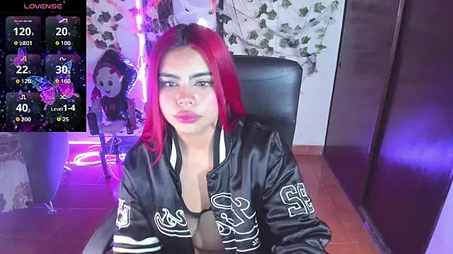 Snapshot of saray__jones chatting on October 2025 06:50:02 PM saray jones online show from October 2025 06:50:02 PM