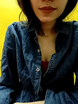 Snapshot of cute_IndianBabe chatting on March 2025 01:43:01 AM cute IndianBabe online show from March 2025 01:43:01 AM