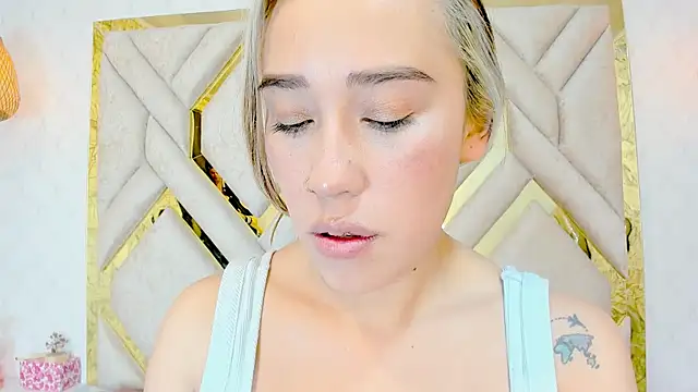 Lannajansen online show from February 2025 03:41:02 PM