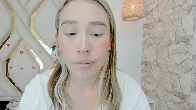 Lannajansen online show from March 2025 05:05:01 PM