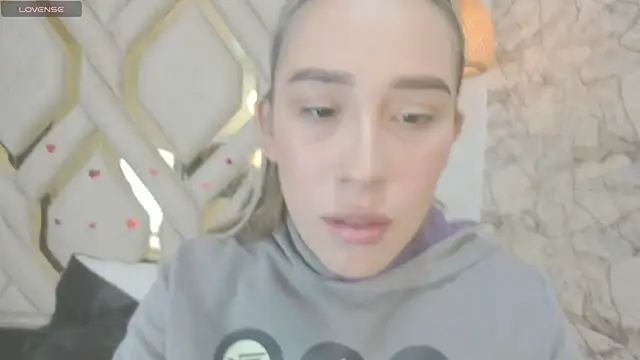 Lannajansen online show from March 2025 05:17:02 PM