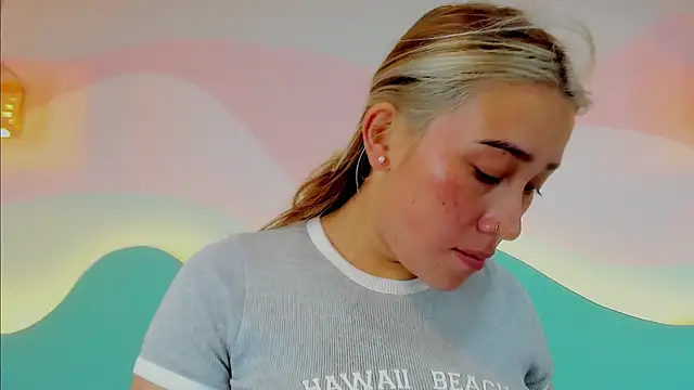 Lannajansen online show from October 2025 01:18:02 PM