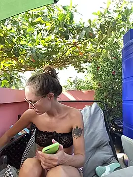 White Lu online show from February 2026 02:20:02 AM