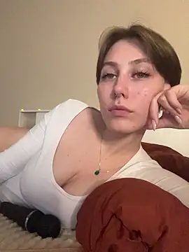 Molli Luv online show from October 2025 03:24:01 PM