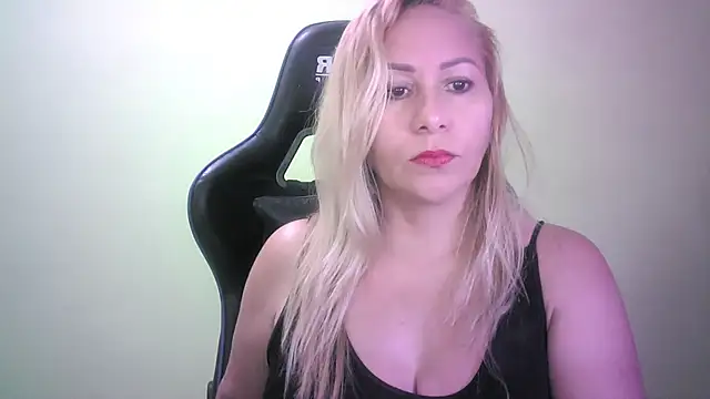 mariana0x online show from November 2025 01:55:01 PM