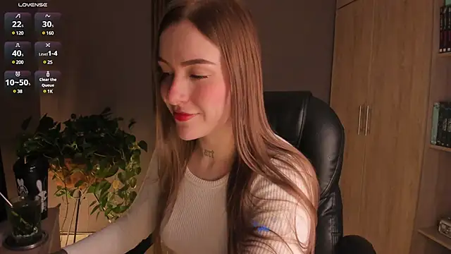 Snapshot of eilynxx chatting on March 2025 11:44:02 PM eilynxx online show from March 2025 11:44:02 PM