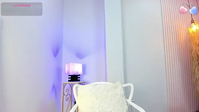Snapshot of alana_rossetti chatting on June 2026 12:08:01 PM alana rossetti online show from June 2026 12:08:01 PM