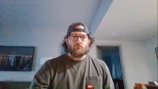 Snapshot of rrunner7718 chatting on March 2025 02:04:02 PM rrunner7718 online show from March 2025 02:04:02 PM