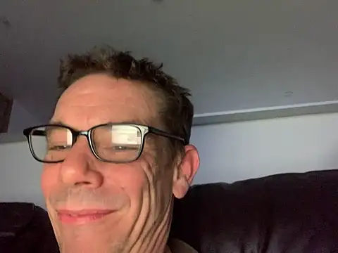 Kenhornu online show from March 2026 11:12:01 PM