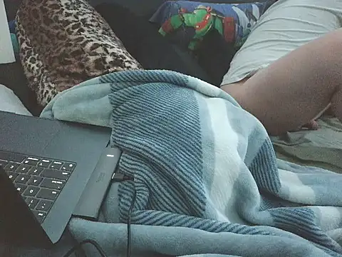 JuiicyASIAN online show from November 2025 10:14:01 AM