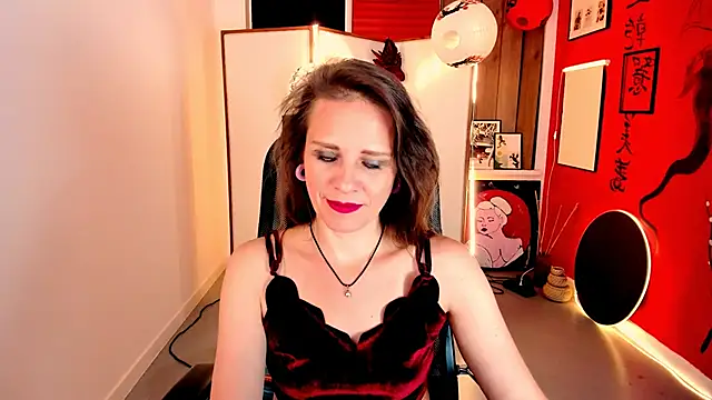 Snapshot of EmiliaBedy chatting on May 2026 05:16:02 AM EmiliaBedy online show from May 2026 05:16:02 AM