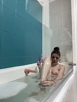 Snapshot of bunnythetailor chatting on February 2025 05:40:01 AM bunnythetailor online show from February 2025 05:40:01 AM